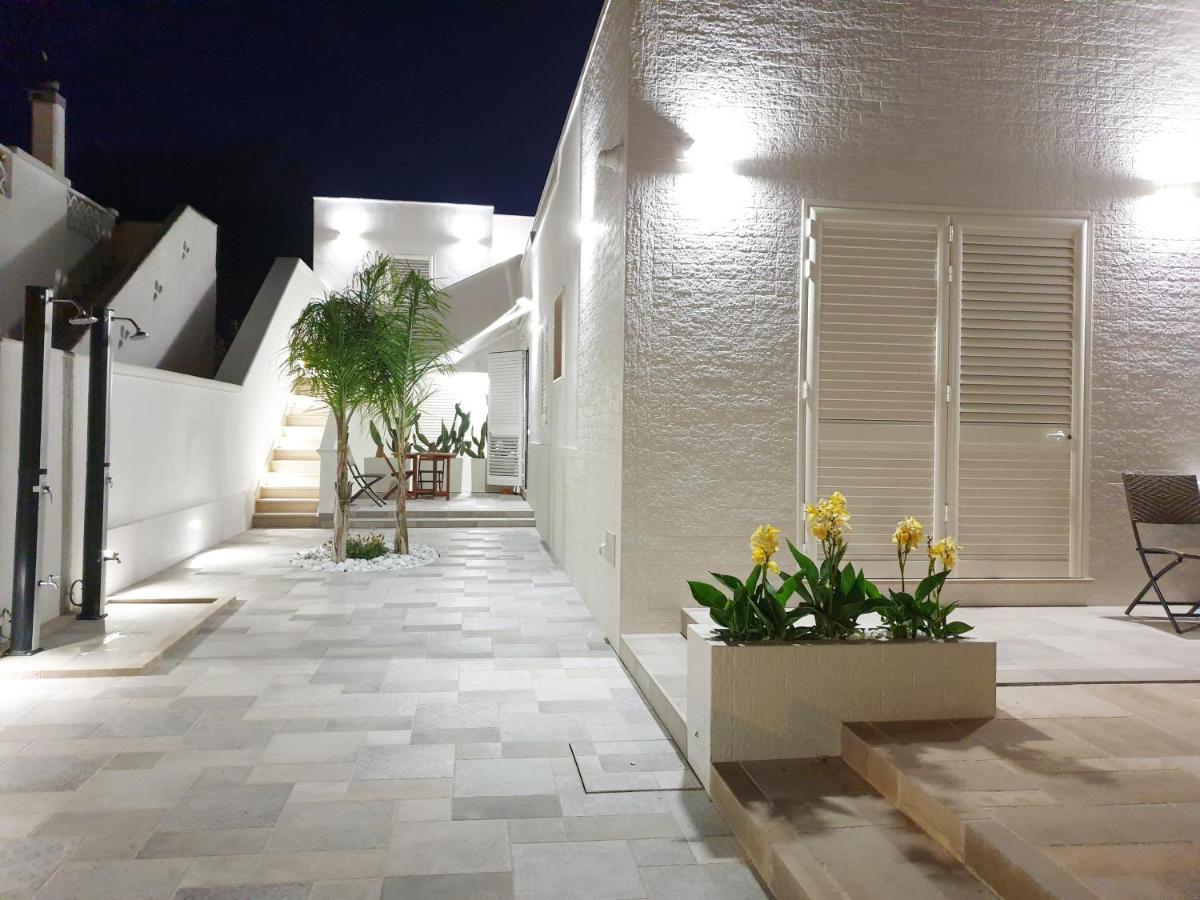 La Baia Apartments Torre Lapillo Exterior photo