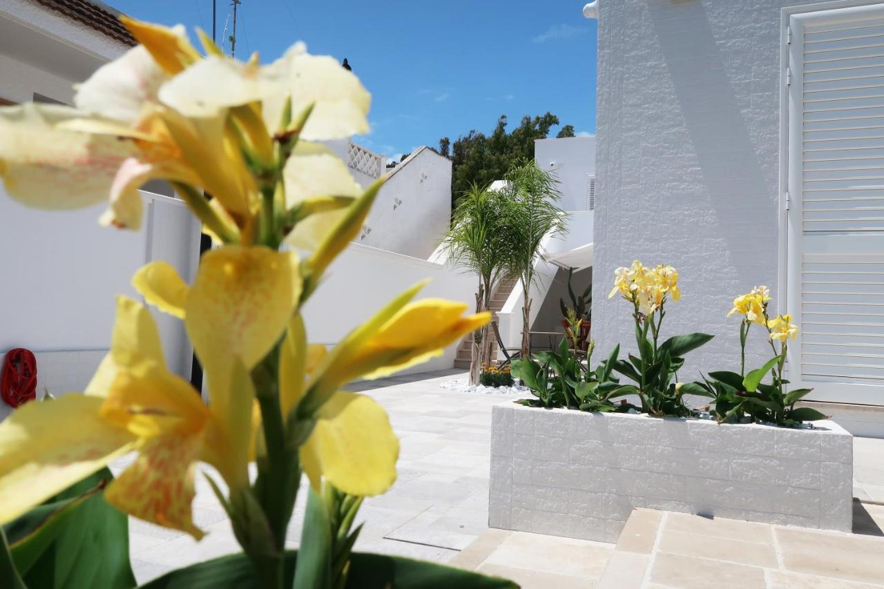 La Baia Apartments Torre Lapillo Exterior photo