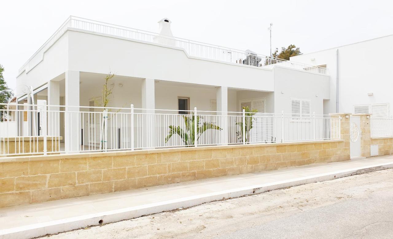 La Baia Apartments Torre Lapillo Exterior photo